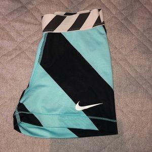 NIKE PRO